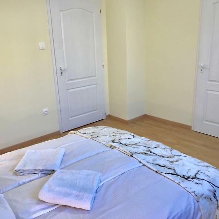 Ella Apartman Debrecen Extérieur photo