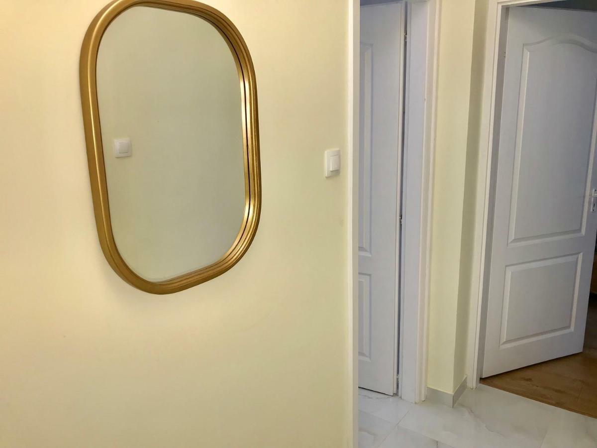 Ella Apartman Debrecen Extérieur photo